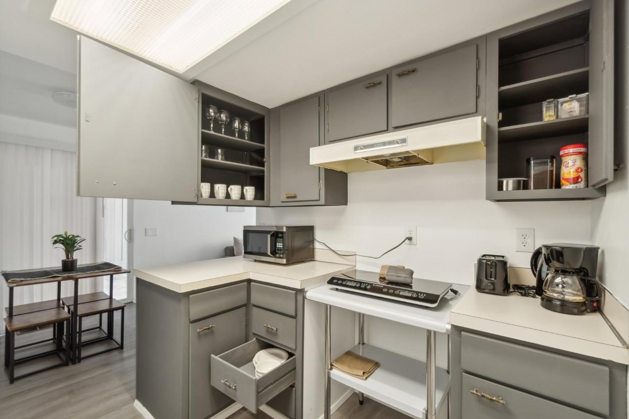 Central Bellevue House Экстерьер фото