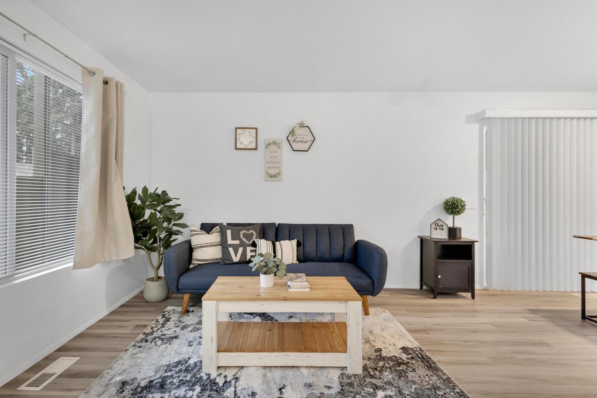 Central Bellevue House Экстерьер фото